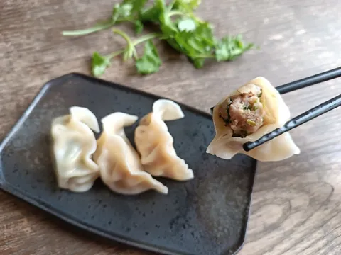 香菜鮮肉水餃